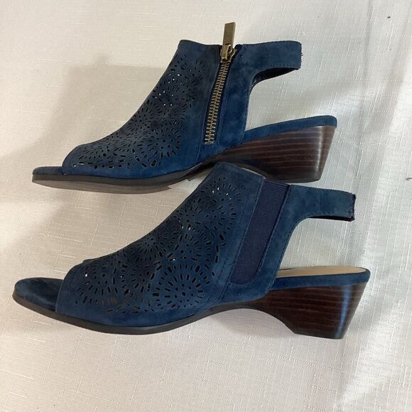 Bella-Vita Navy Blue Suede Leather Side Zip Sandal Size 6W - Picture 5 of 11